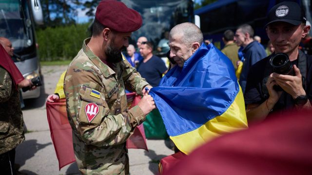 Ukraine's Strategic Move: 160 Soldiers Repatriated Amid Ongoing Conflict